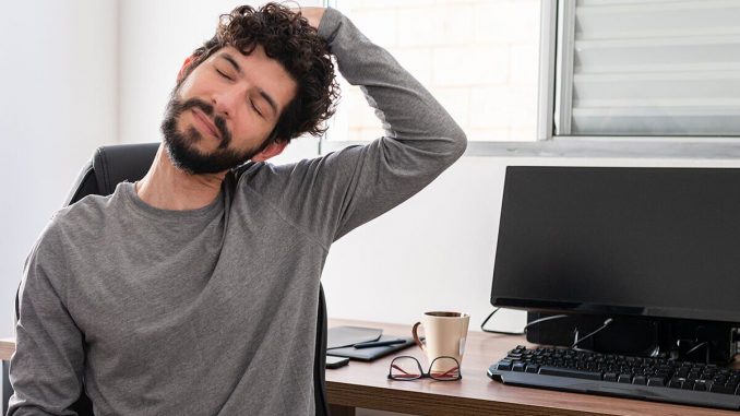 Quick-exercises-you-can-do-at-your-desk-to-prevent-blood-clots.jpg