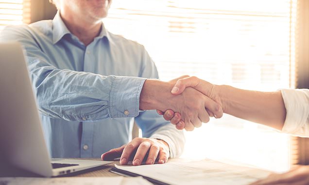 Got-a-limp-handshake-It-might-mean-youaposre-at-risk-of-an-early-death.jpg