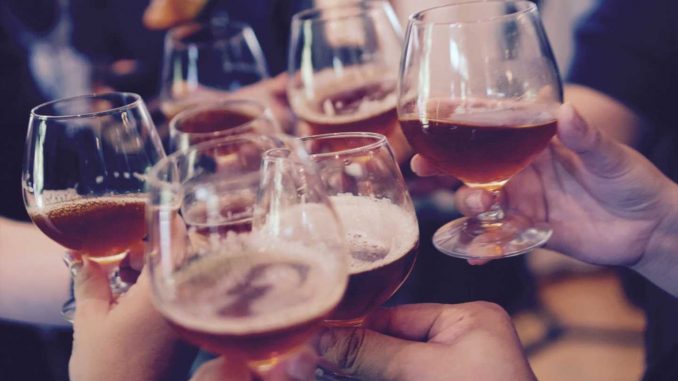 Better-social-drinkers-dont-earn-more-shows-East-Asian-study.jpg