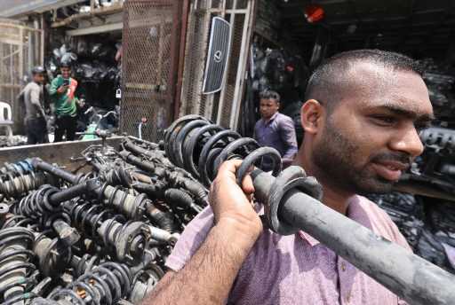 Climate-change-raising-heat-risks-for-workers-experts-warn.jpg