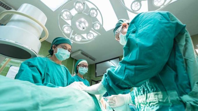 Experts-urge-leading-institutions-to-investigate-their-support-for-disgraced-transplant-surgeon.jpg